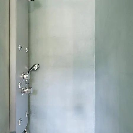Zen Minimal Luxury Housing בית נופש *