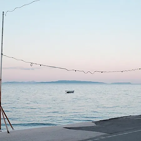 Zen Minimal Luxury Housing *