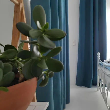 בית נופש Zen Minimal Luxury Housing Tirós