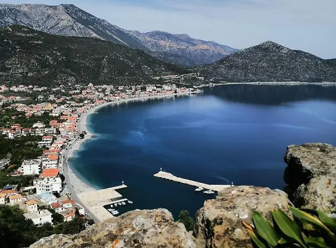 Zen Minimal Luxury Housing Tirós