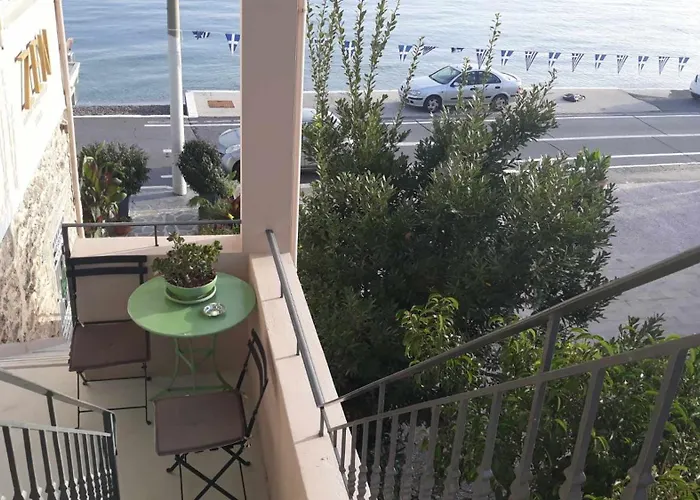 Zen Minimal Luxury Housing * Tirós