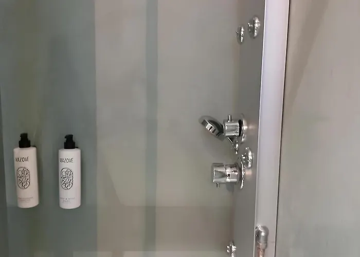 Zen Minimal Luxury Housing * Tirós