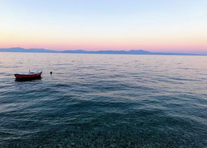 Zen Minimal Luxury Housing * Tirós