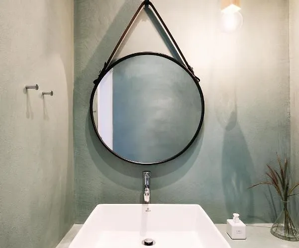 Zen Minimal Luxury Housing * Tirós